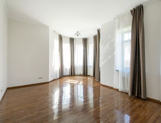 дом  в КП Монтевиль, 23 км от МКАД