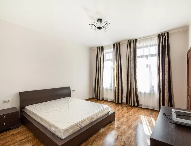 дом  в КП Монтевиль, 23 км от МКАД