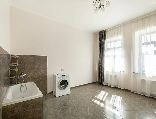 дом  в КП Монтевиль, 23 км от МКАД