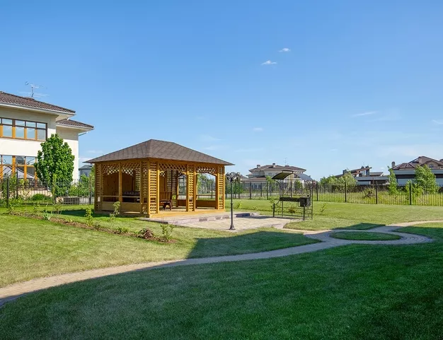 дом  в КП Монтевиль, 23 км от МКАД