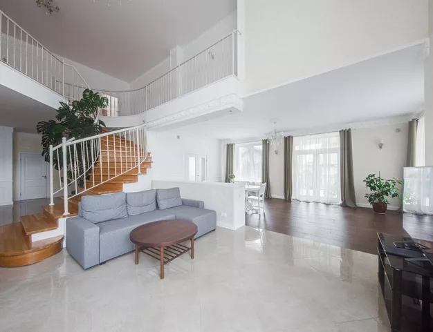 дом  в КП Монтевиль, 23 км от МКАД