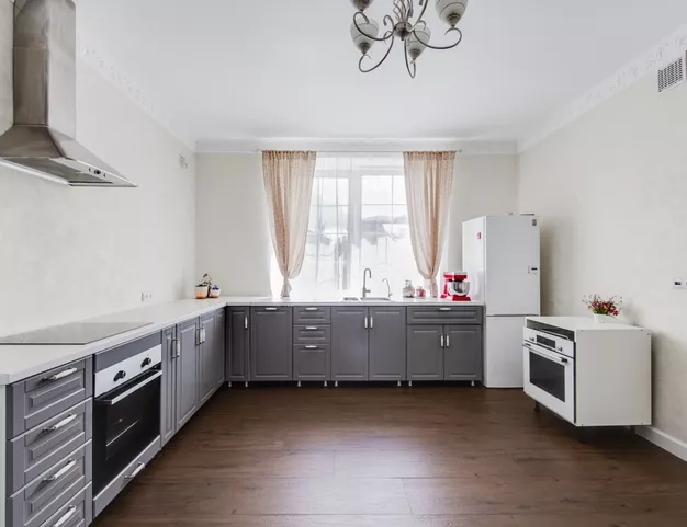 дом  в КП Монтевиль, 23 км от МКАД